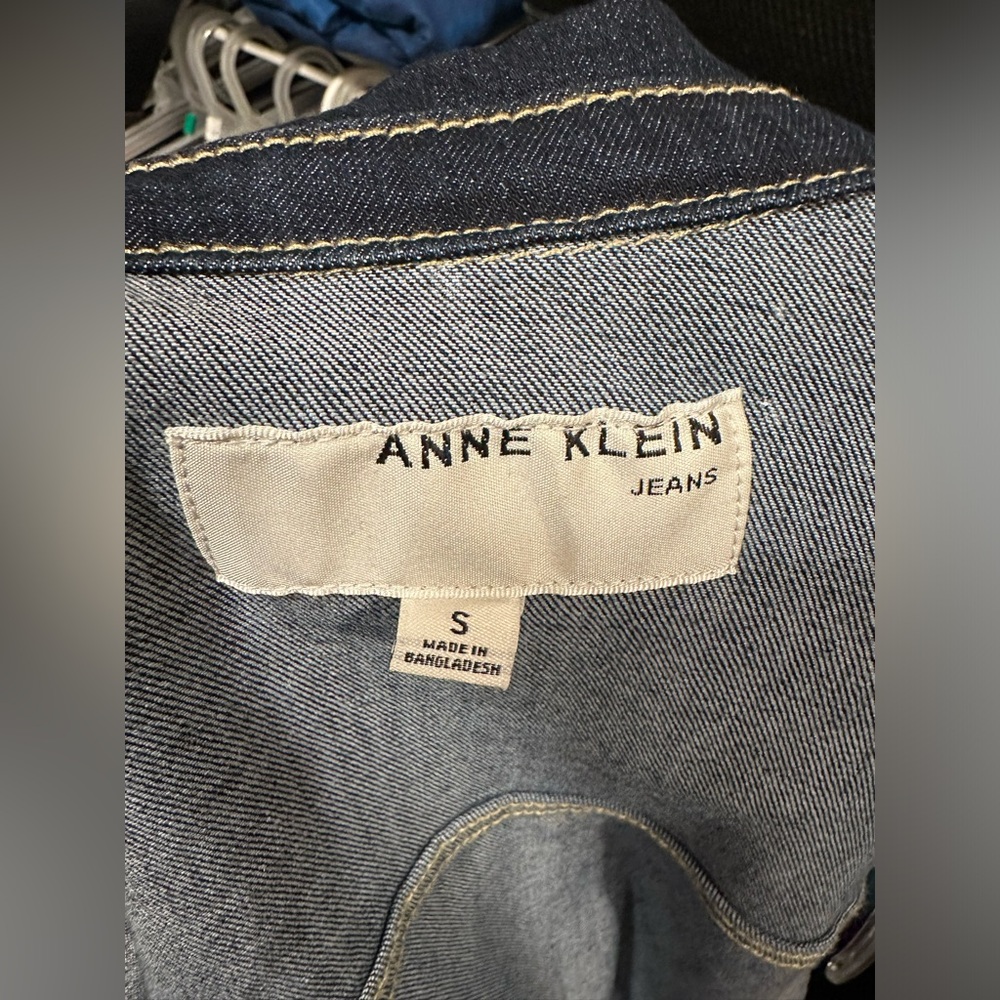 🔥Hot Sale🚒 Anne Klein Belted Jean Jacket Size Small - Picture 4 of 11